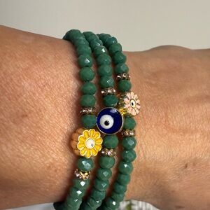 Green Faceted Crystal Beads Bracelet with Floral & Devil Eye Charms - NWOT
